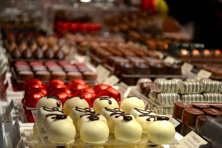 cheap flights to Brussels-Belgium-to see chocolate 2