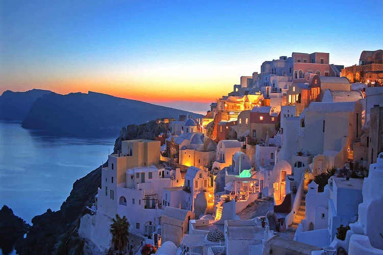 cheap flights to santorini at night