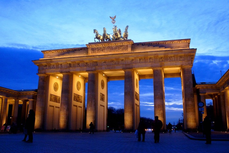 visit berlin brandenburg gate