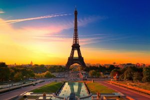 cheap flights to Paris-France Eiffel-Tower-040917-002cheap flights to Paris-France Eiffel-Tower-040917-002